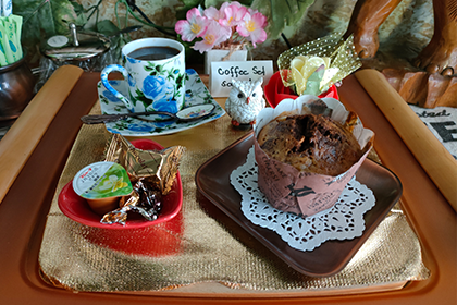 珈琲を手作りケーキとセットで楽しむ