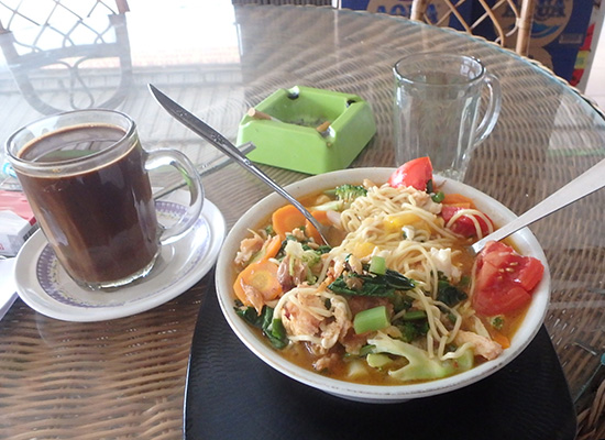 東南アジアの屋台料理を食べ歩いて早３０余年